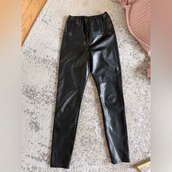 Aritzia Wilfred Free Daria Faux Leather Pants - Picture 1 of 3